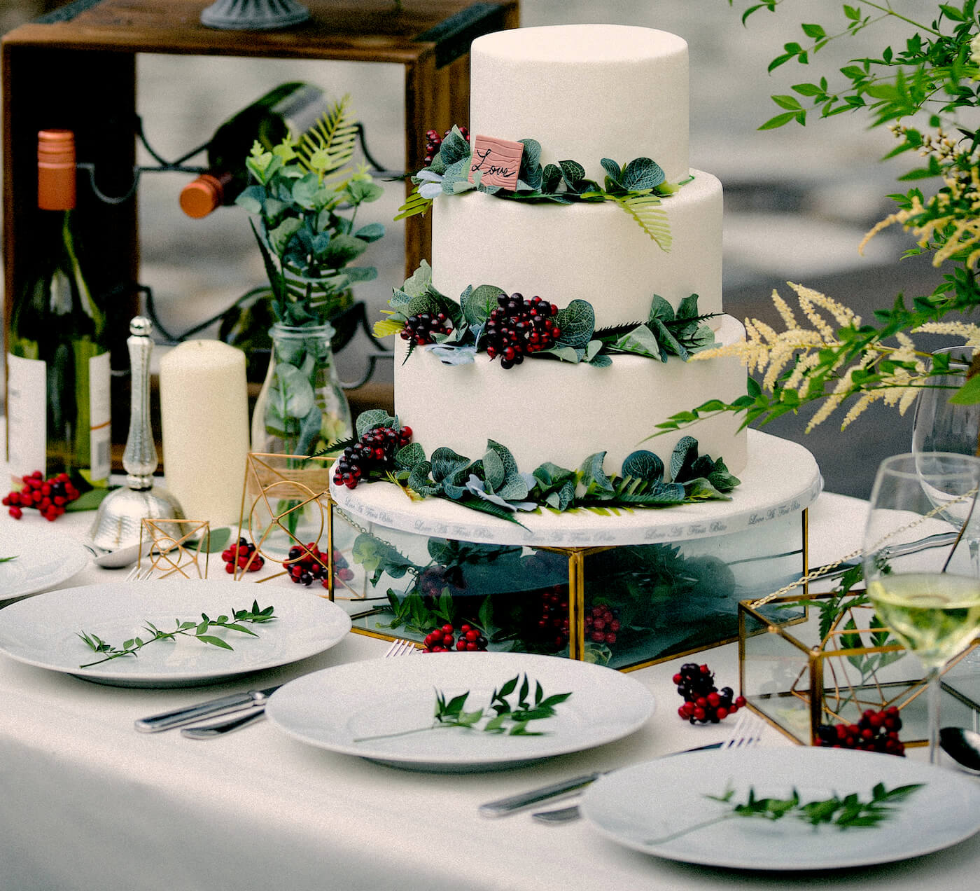 Wedding cake for a mixed marriage led by a rabbi in Europe.